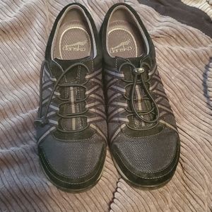 Dansko shoes, black size 40W.